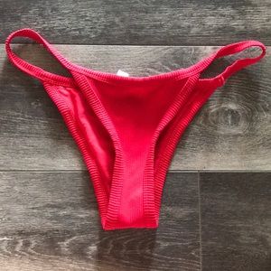 Small white fox biking bottoms